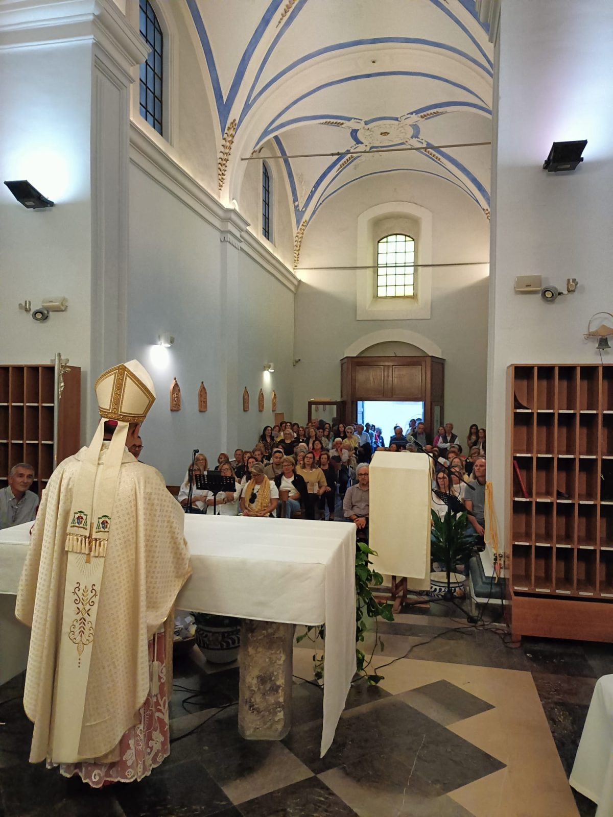 San Vito riapre: torna la preghiera che non dorme mai